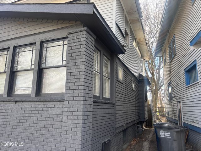 457 W Manhattan Boulevard, Toledo, OH 43608