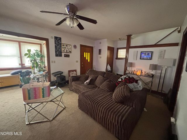 457 W Manhattan Boulevard, Toledo, OH 43608