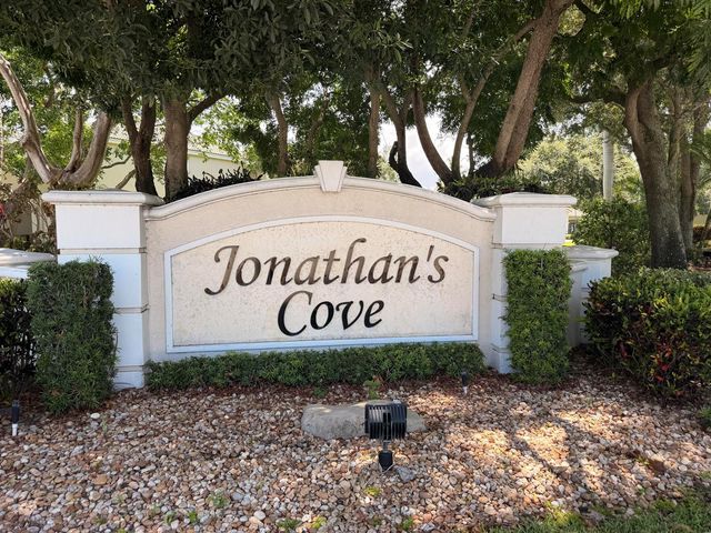 5145 Palmbrooke Circle, West Palm Beach, FL 33417