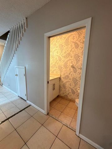 5145 Palmbrooke Circle, West Palm Beach, FL 33417