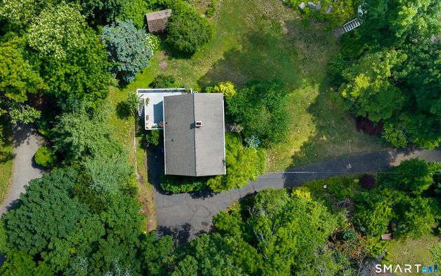 8 Oakledge Circle, Norwalk, CT 06854