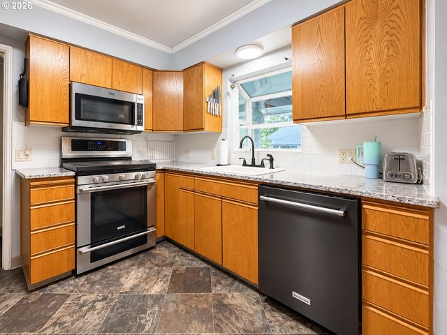 19145 ADDIE St, Gladstone, OR 97027