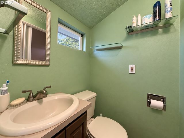 19145 ADDIE St, Gladstone, OR 97027
