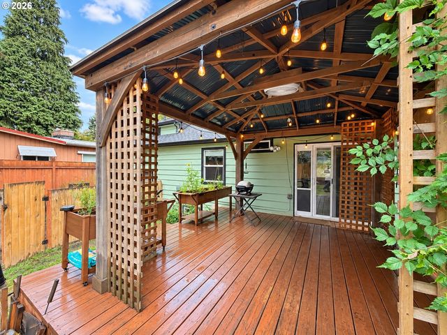19145 ADDIE St, Gladstone, OR 97027