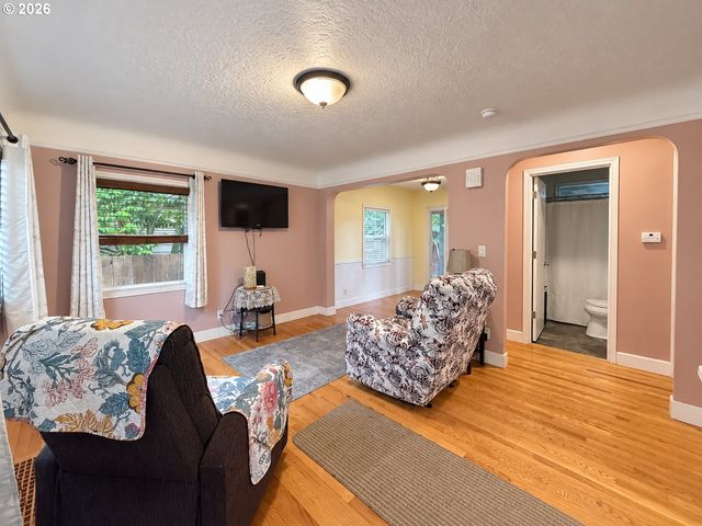 19145 ADDIE St, Gladstone, OR 97027