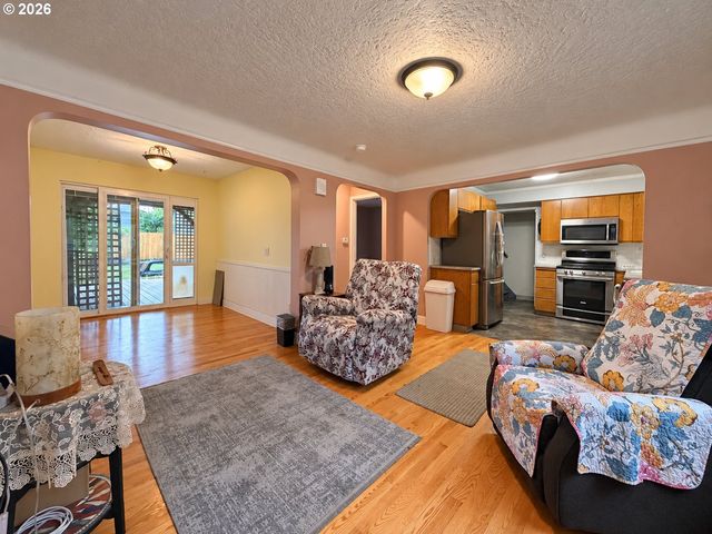 19145 ADDIE St, Gladstone, OR 97027