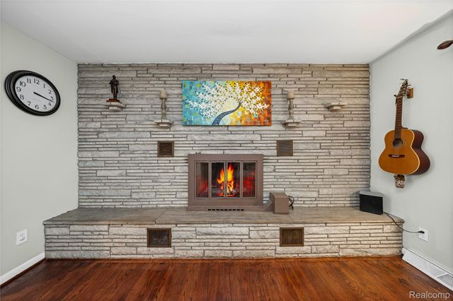 149 N Haven Street, Novi, MI 48377