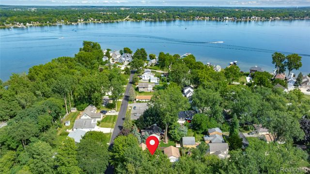 149 N Haven Street, Novi, MI 48377