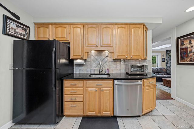 149 N Haven Street, Novi, MI 48377