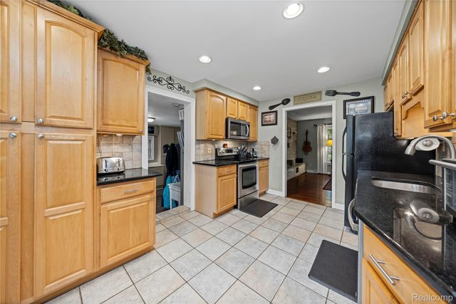 149 N Haven Street, Novi, MI 48377