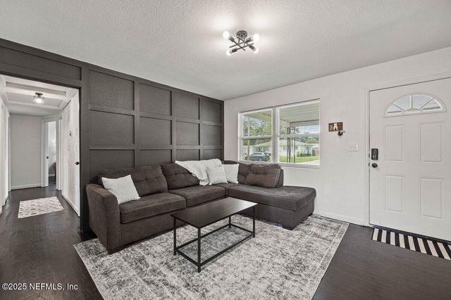 6584 LARNE Avenue, Jacksonville, FL 32244