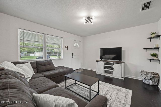 6584 LARNE Avenue, Jacksonville, FL 32244