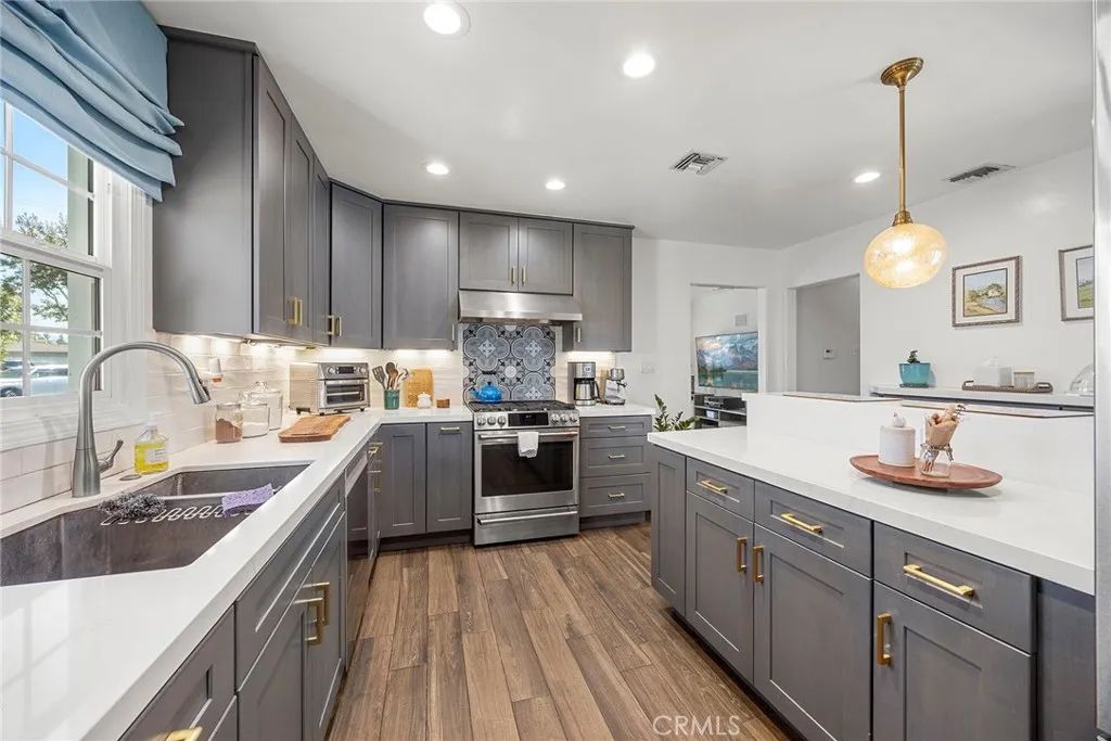 774 N Victoria Drive, Orange, CA 92867
