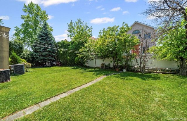 16015 13th Avenue, Whitestone, NY 11357