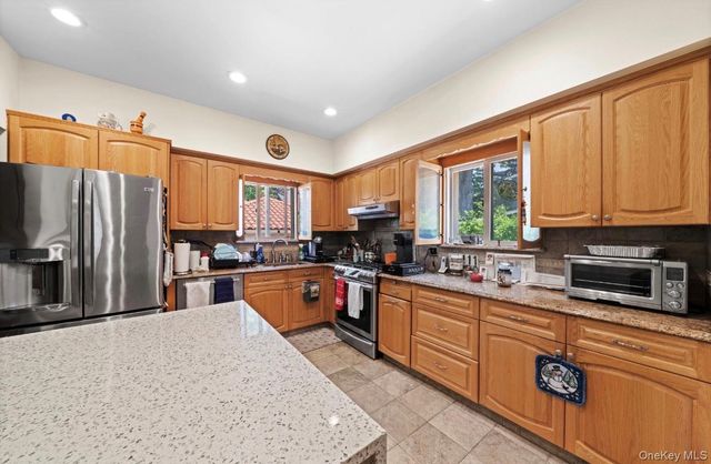 16015 13th Avenue, Whitestone, NY 11357