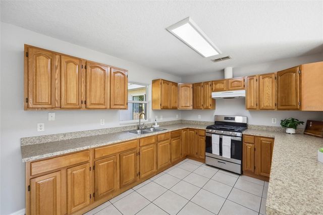 501 W ELLA J GILMORE STREET, Apopka, FL 32703