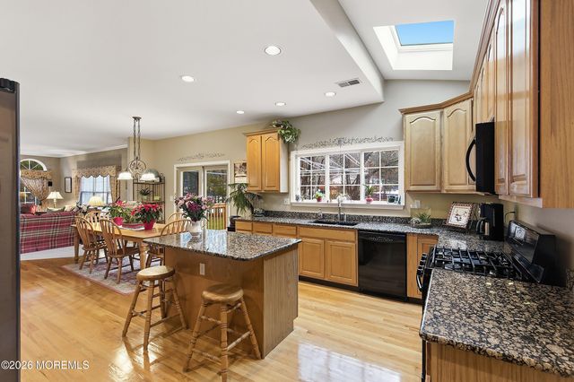 433 Meadowood Road, Jackson, NJ 08527