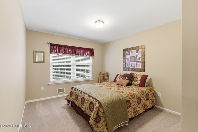 433 Meadowood Road, Jackson, NJ 08527