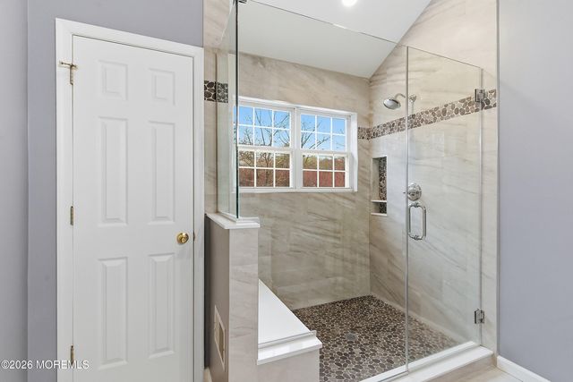 433 Meadowood Road, Jackson, NJ 08527