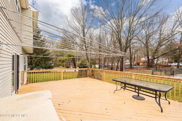 433 Meadowood Road, Jackson, NJ 08527