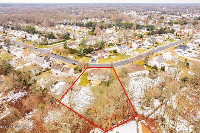 433 Meadowood Road, Jackson, NJ 08527