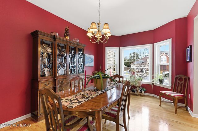 433 Meadowood Road, Jackson, NJ 08527