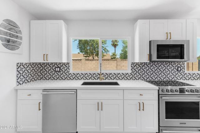 1106 E FREMONT Drive, Tempe, AZ 85282