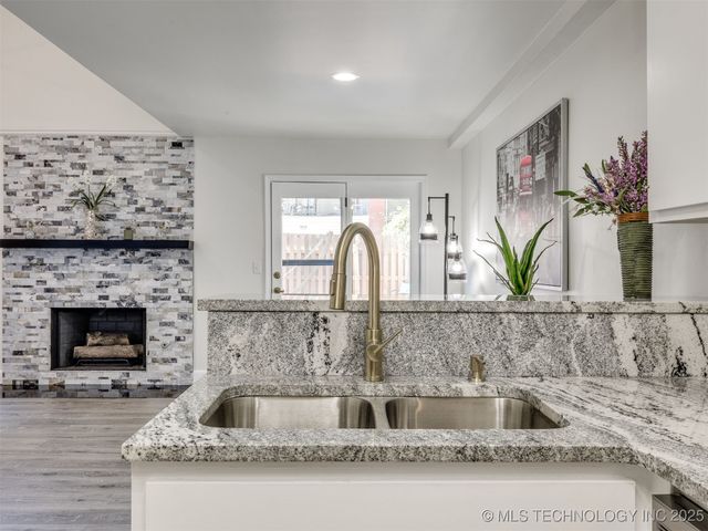 4822 S Quaker Avenue, Tulsa, OK 74105