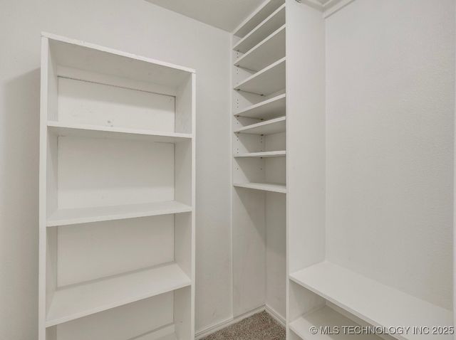 4822 S Quaker Avenue, Tulsa, OK 74105