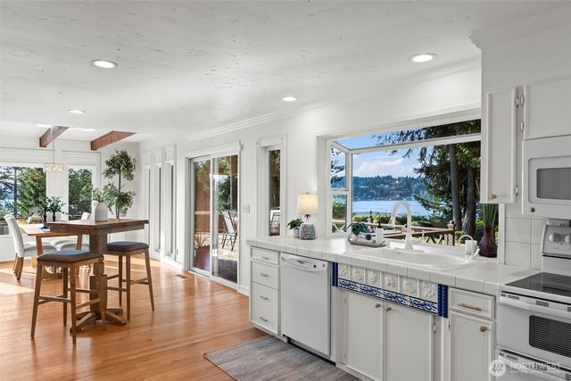 6684 Cromwell Beach Drive NW, Gig Harbor, WA 98335