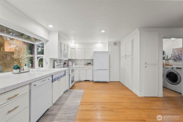 6684 Cromwell Beach Drive NW, Gig Harbor, WA 98335