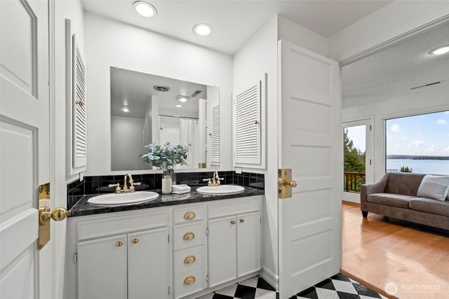 6684 Cromwell Beach Drive NW, Gig Harbor, WA 98335