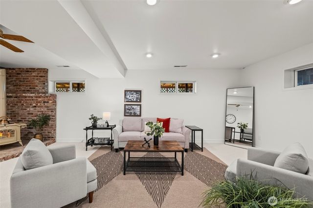 6684 Cromwell Beach Drive NW, Gig Harbor, WA 98335