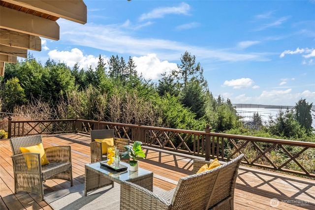 6684 Cromwell Beach Drive NW, Gig Harbor, WA 98335