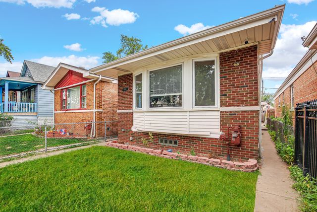 10502 S Hoxie Avenue, Chicago, IL 60617