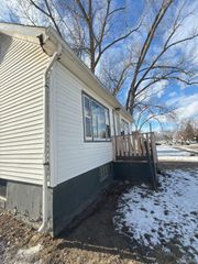 11388 Jackson Avenue, Warren, MI 48089