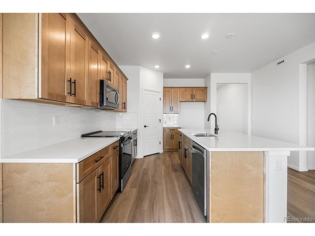 54860 E 27th Pl, Strasburg, CO 80136