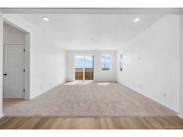 54860 E 27th Pl, Strasburg, CO 80136