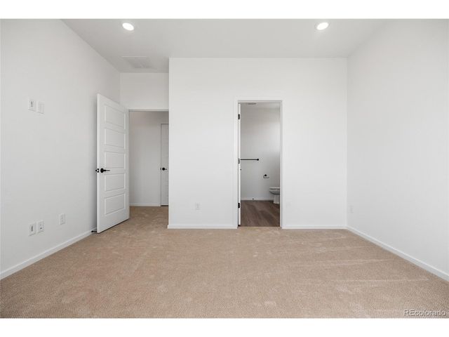 54860 E 27th Pl, Strasburg, CO 80136