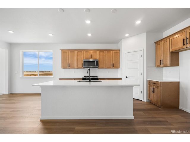 54860 E 27th Pl, Strasburg, CO 80136