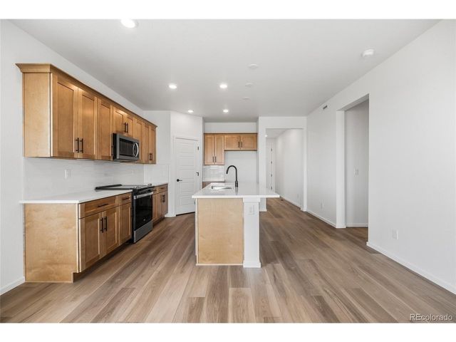 54860 E 27th Pl, Strasburg, CO 80136