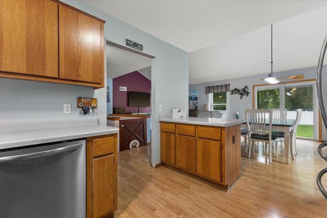 160 Cramer AVENUE, Dousman, WI 53118