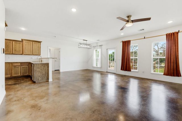 1110 County Road 1045, Lampasas, TX 76550
