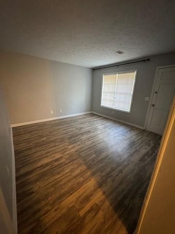 8327 Glenwoods Terrace B, Riverdale, GA 30274