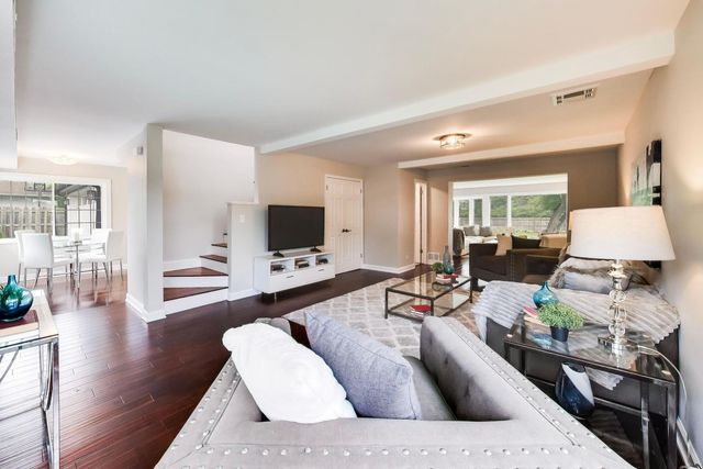2535 Techny Road, Northbrook, IL 60062