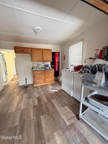 786 1st Avenue, Troy, NY 12182