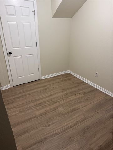 1613 Robeson Street, Bryan, TX 77803