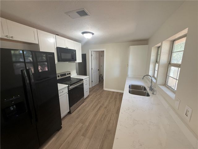 1613 Robeson Street, Bryan, TX 77803