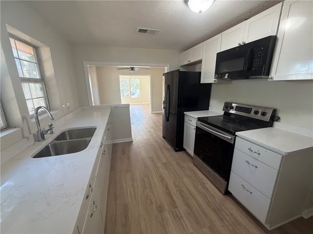 1613 Robeson Street, Bryan, TX 77803