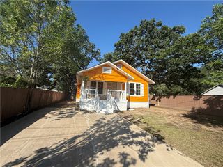 1613 Robeson Street, Bryan, TX 77803